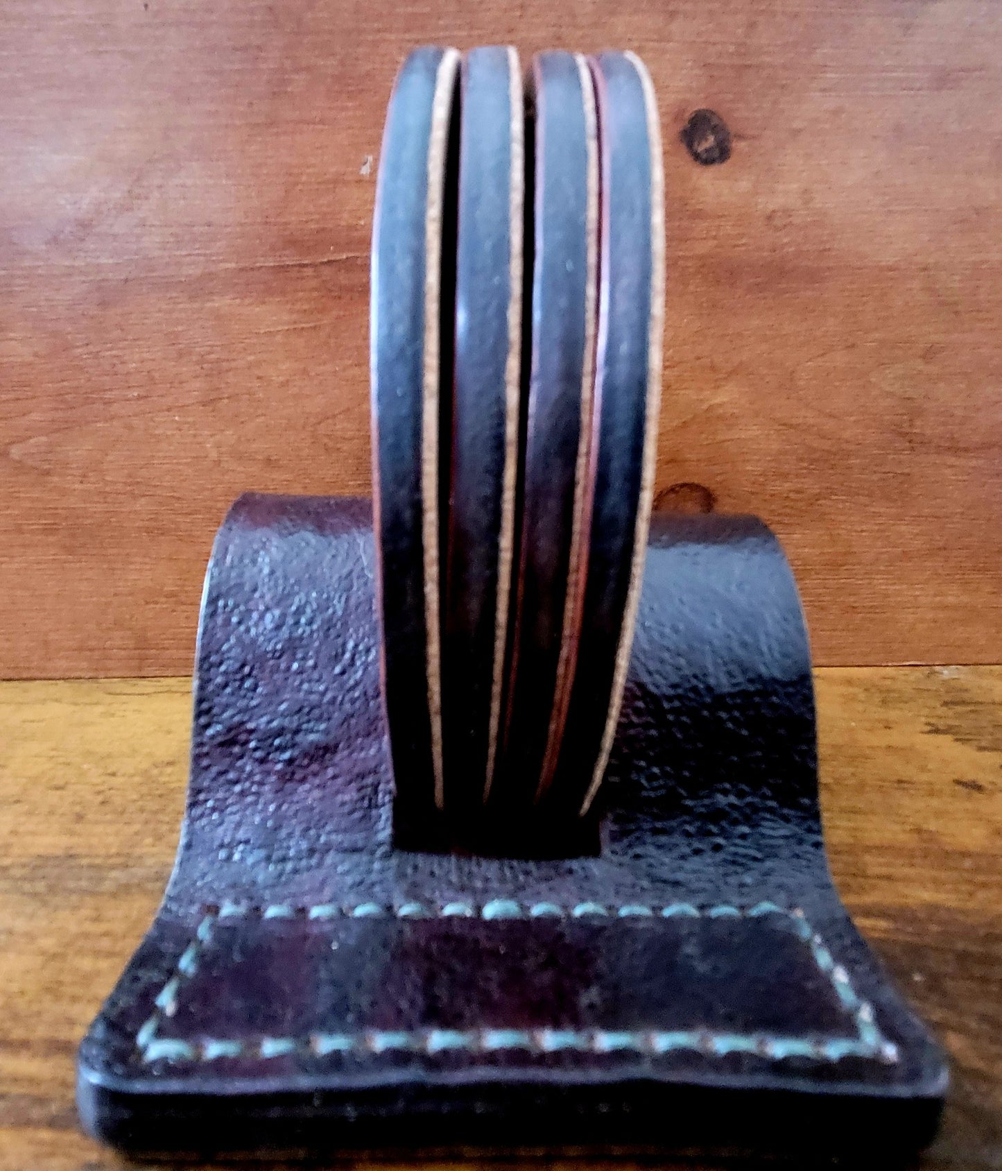 Set of 4 Round Coasters w/Stand